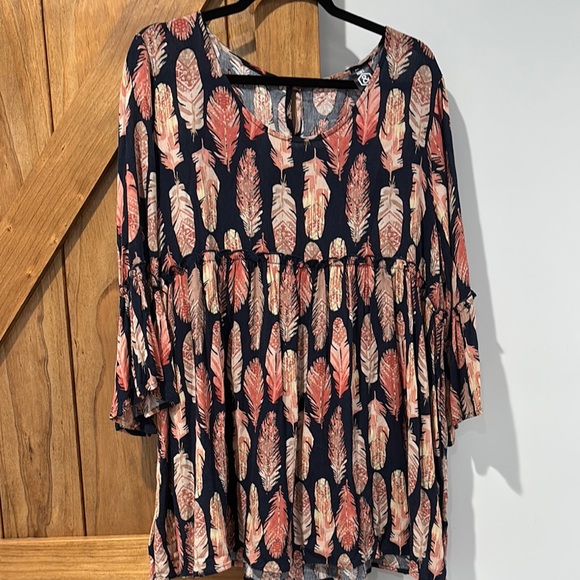 Women's Feather Print Top - Picture 1 of 5